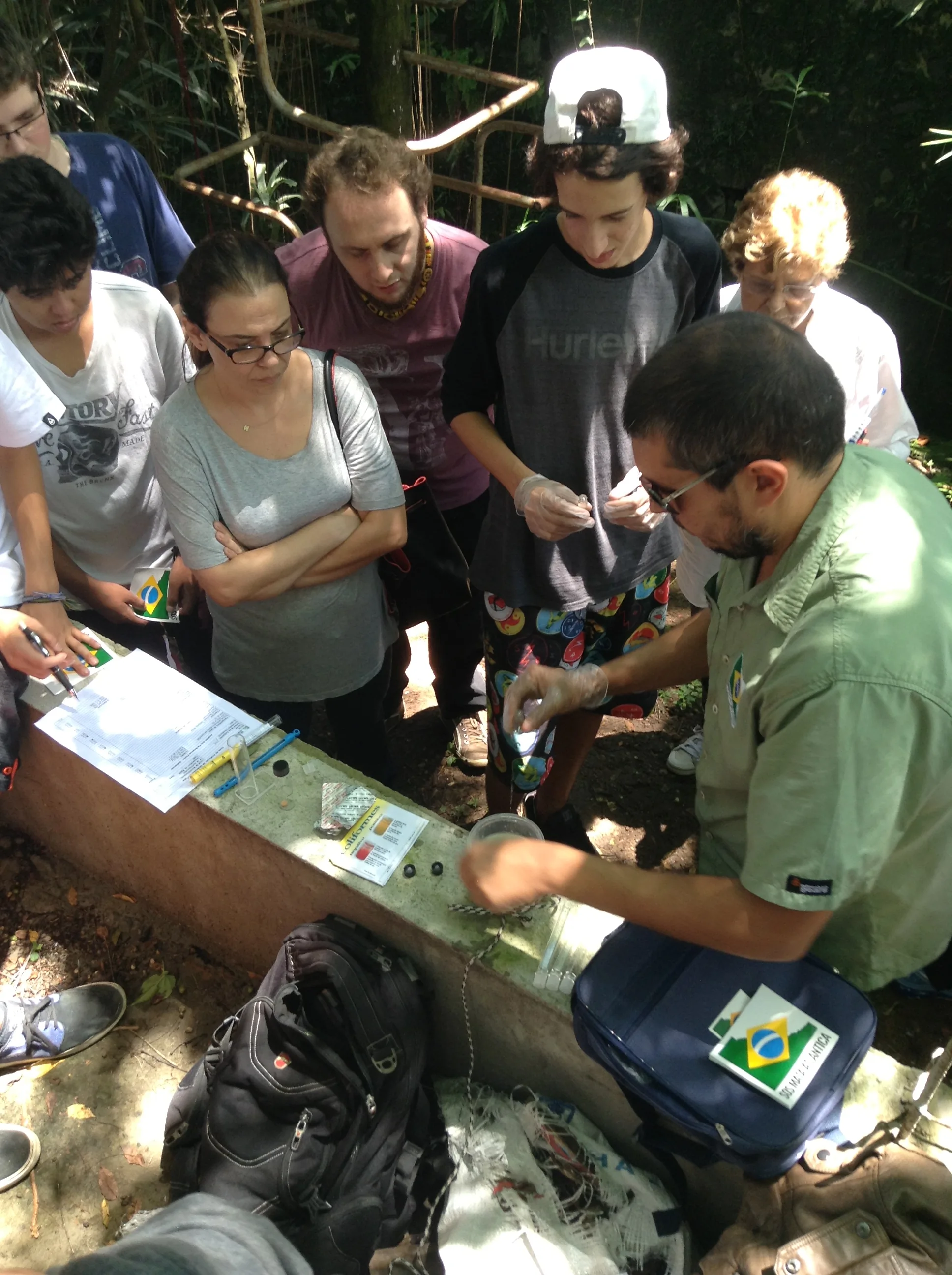 Começou o monitoramento de nosso córrego! 18 sos2