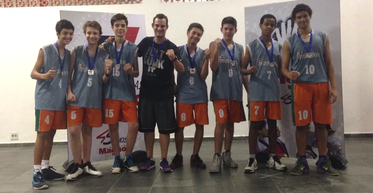 Basquete do Friburgo é vice-campeão!!!